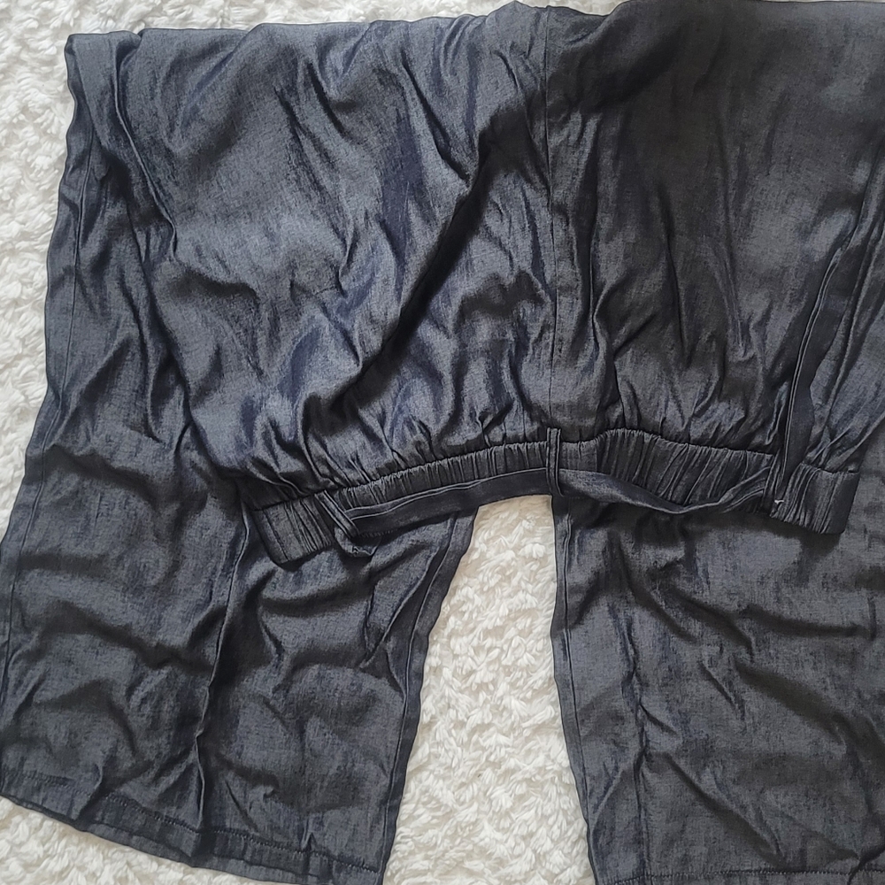 Women's Wide Leg Pants in Black